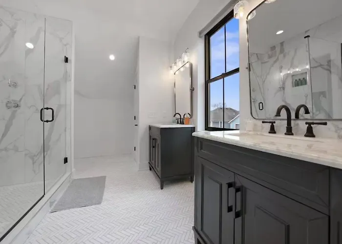Jungle House Luxury Homes - Downtown Short North - Near Convention Center & Nationwide Arena - Sleeps Up To 15 - Free Parking - Over 5,800 Five Stars Сasa de vacaciones *