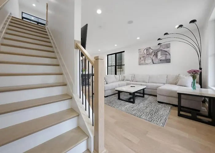 Jungle House Luxury Homes - Downtown Short North - Near Convention Center & Nationwide Arena - Sleeps Up To 15 - Free Parking - Over 5,800 Five Stars Сasa de vacaciones