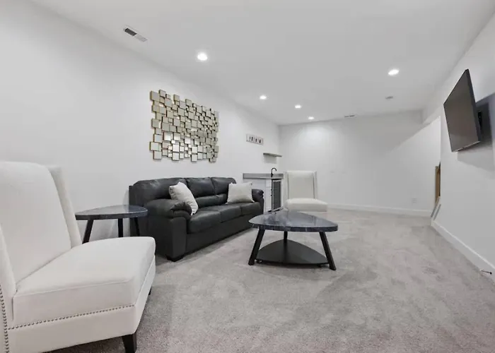 Сasa de vacaciones Jungle House Luxury Homes - Downtown Short North - Near Convention Center & Nationwide Arena - Sleeps Up To 15 - Free Parking - Over 5,800 Five Stars *