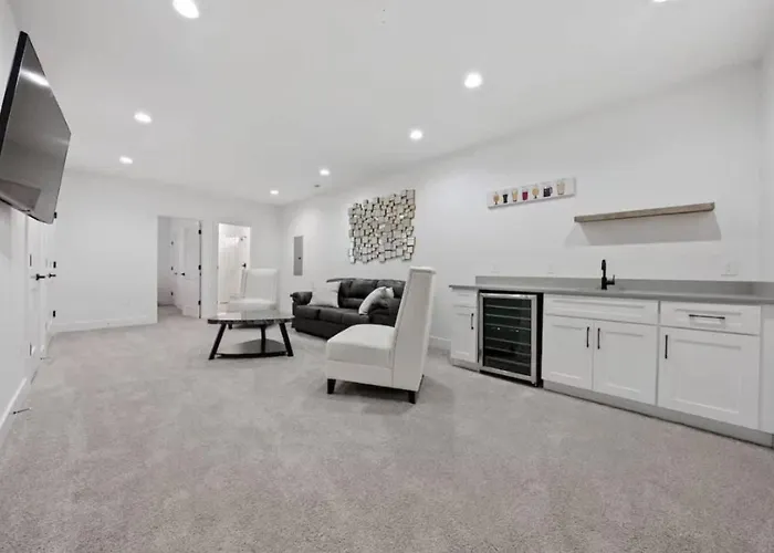 Jungle House Luxury Homes - Downtown Short North - Near Convention Center & Nationwide Arena - Sleeps Up To 15 - Free Parking - Over 5,800 Five Stars Сasa de vacaciones *