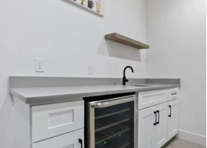 Jungle House Luxury Homes - Downtown Short North - Near Convention Center & Nationwide Arena - Sleeps Up To 15 - Free Parking - Over 5,800 Five Stars Columbus