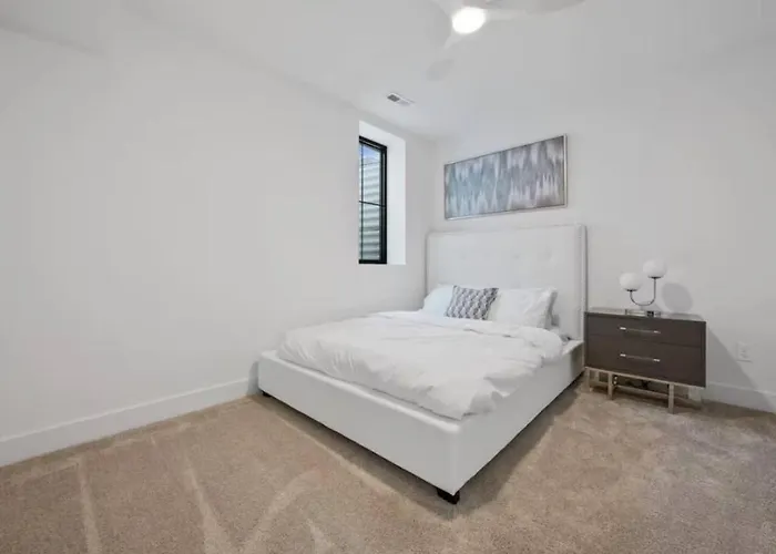Сasa de vacaciones Jungle House Luxury Homes - Downtown Short North - Near Convention Center & Nationwide Arena - Sleeps Up To 15 - Free Parking - Over 5,800 Five Stars