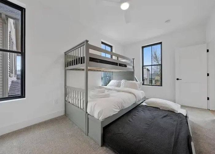 Jungle House Luxury Homes - Downtown Short North - Near Convention Center & Nationwide Arena - Sleeps Up To 15 - Free Parking - Over 5,800 Five Stars Сasa de vacaciones *